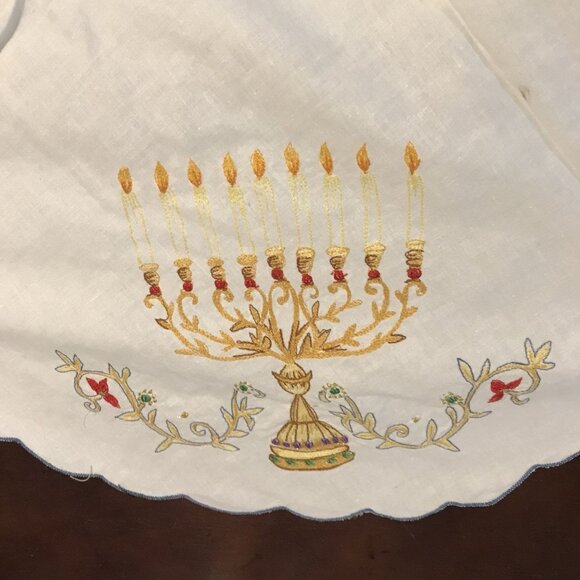 Chanukah By Jabara 100% Cotton Tablecloth With Embroidered Menorah & Crown Desig - Picture 14 of 16